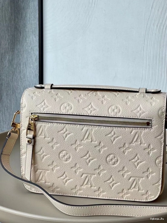 WEST LOUIS METIS POCHETTE EAST VUITTON 0323